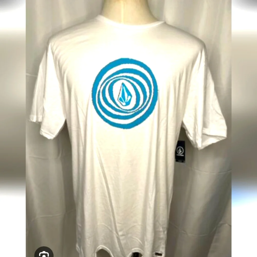 Volcom logo tee, NEW - Picture 2 of 4